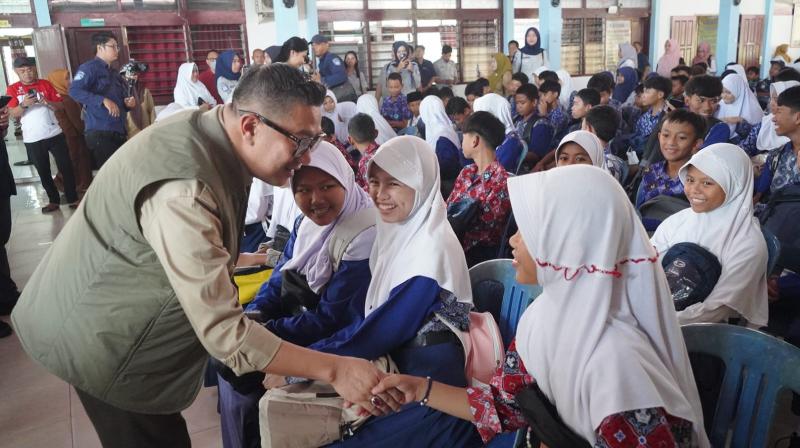 Bantu 1.000 Siswa Berupa Paket Pendidikan, Jasa Raharja Tuai Apresiasi Wawali Indra