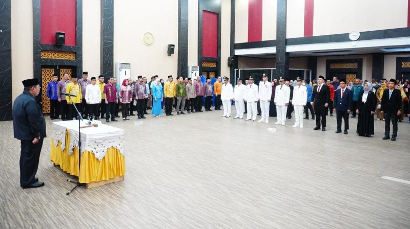 Mayor Adhan Inaugurates 15 Administrative Officials, Six of Which Are Sub-district Heads. Here's the List